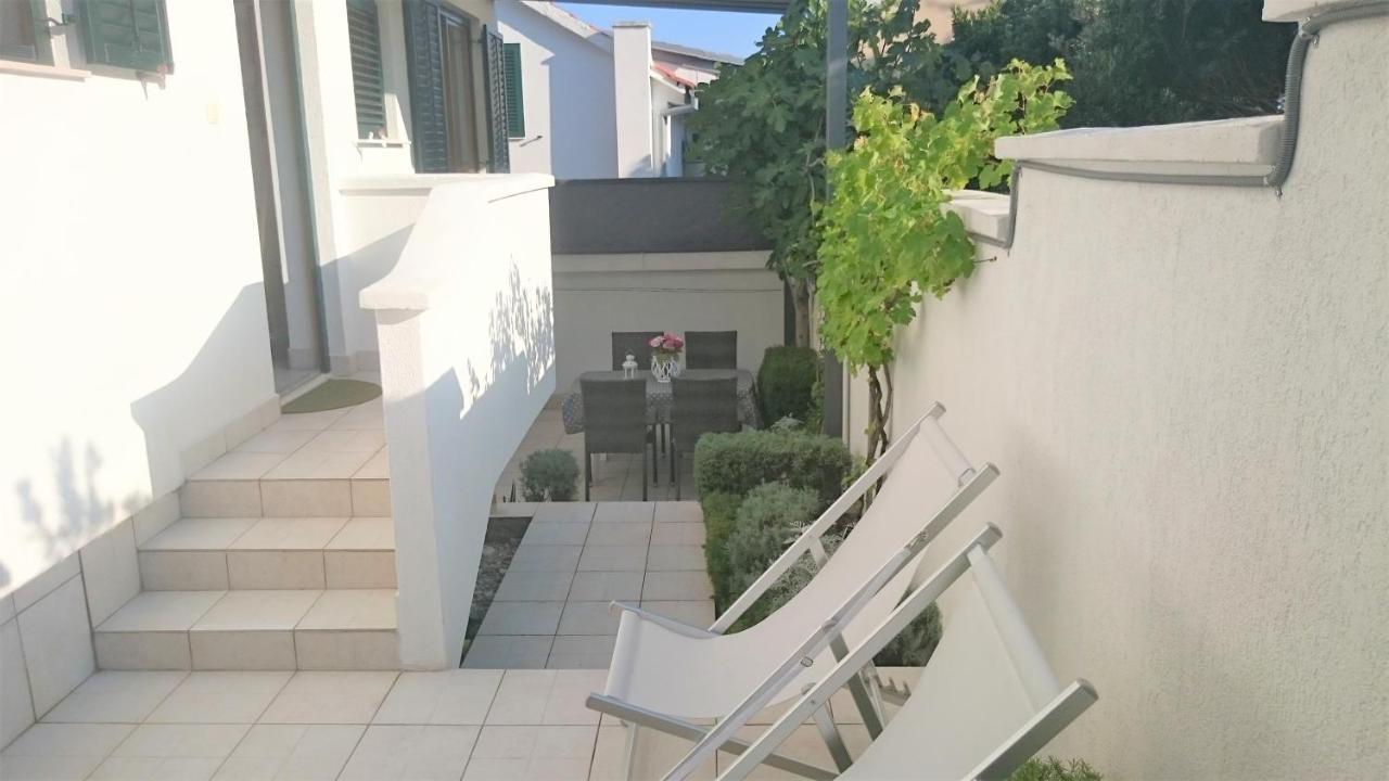 Apartments Riba Vis Room photo