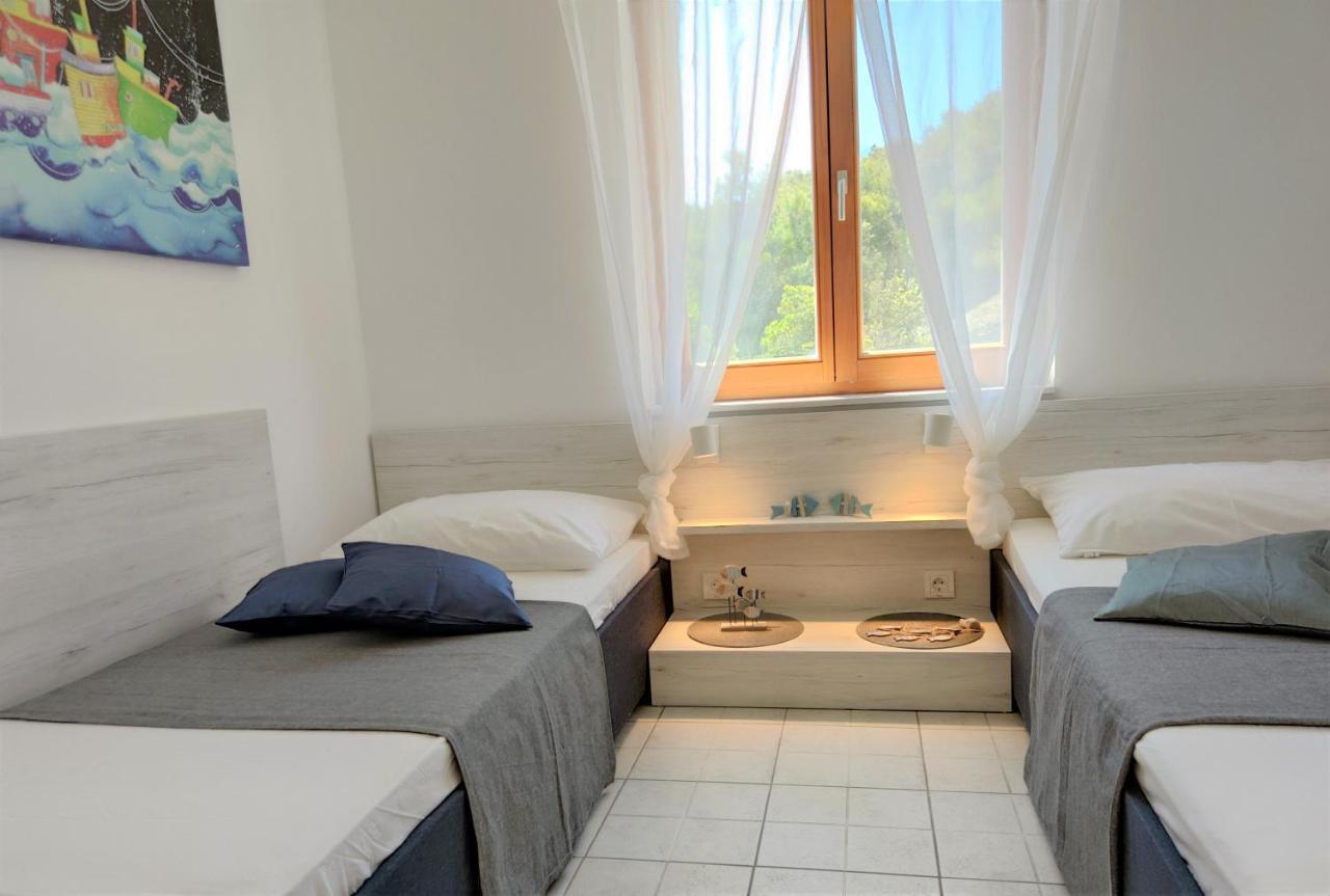 Apartments Riba Vis Room photo