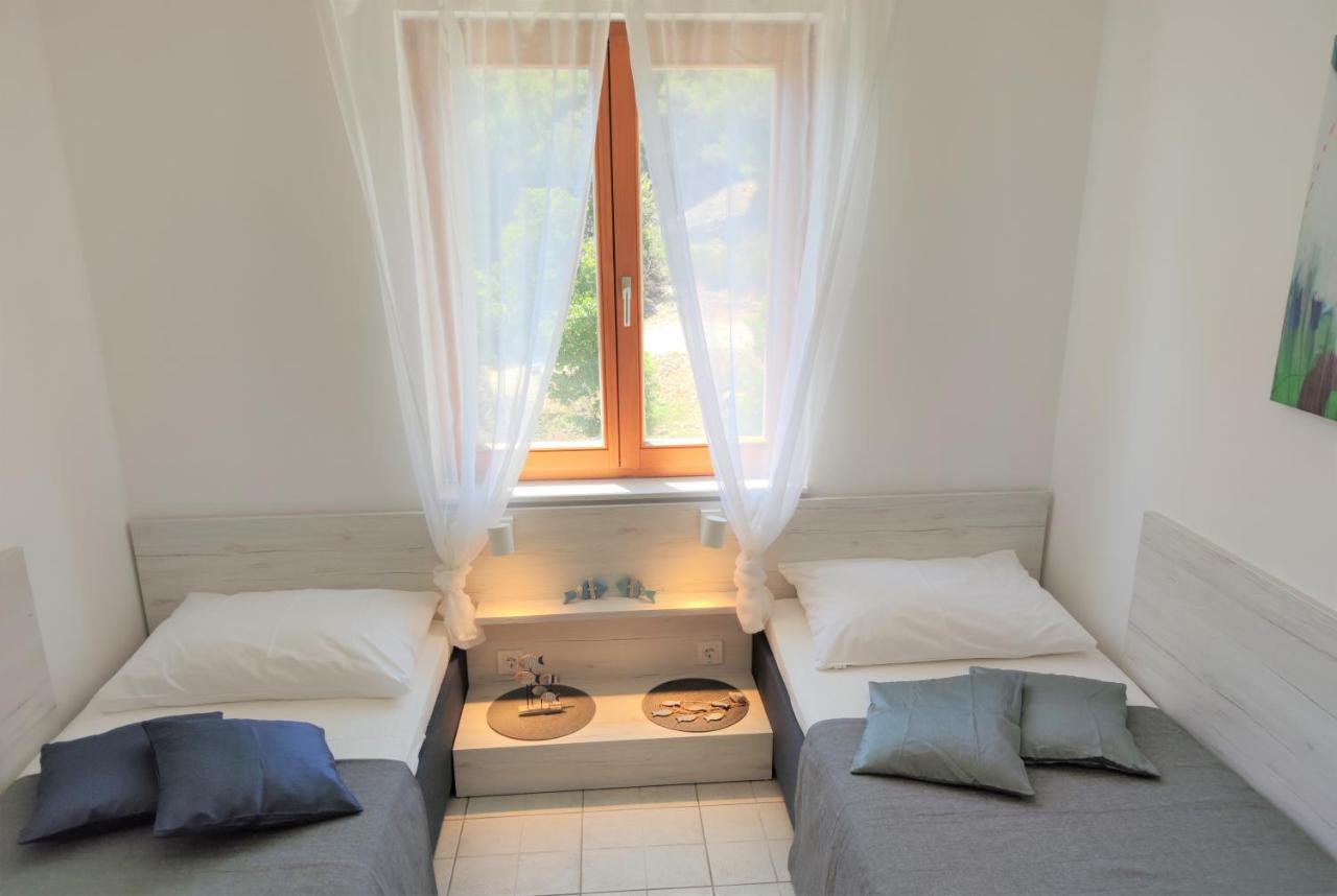 Apartments Riba Vis Room photo